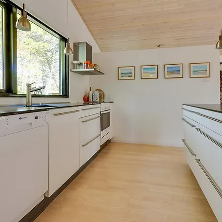 Three-bedroom Holiday In * Hals