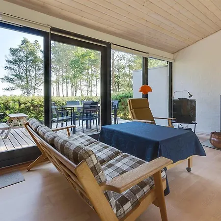 Feriehus Three-bedroom Holiday In *