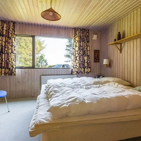 Three-bedroom Holiday In * Hals