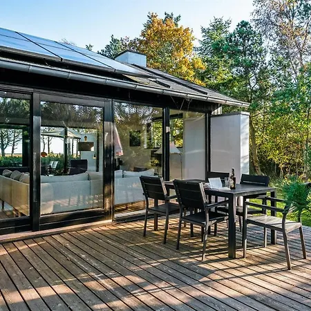 Three-bedroom Holiday In Feriehus Hals